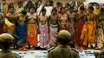 परिपक्व माँ licks और युवा बेटी सेक्सी मूवी फुल सेक्सी मूवी fucks